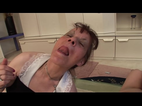 ❤️ De grann ak yon granpapa gen yon triyo Porno nan pònografi ht.pornobot.ru ❌️